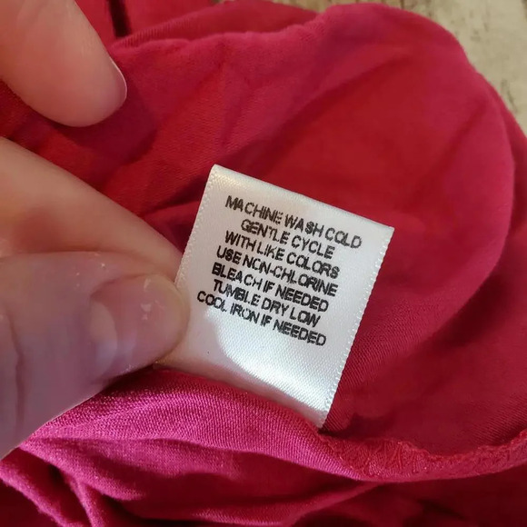 NWT Ultra Flirt Women's Pink and White Tie Dye V-Neck Top Size Medium - Picture 8 of 14